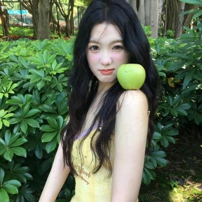 弱比少男闯女校